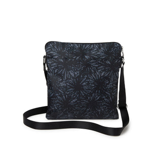 Baggallini Go Bagg with Wristlet - Onyx Floral